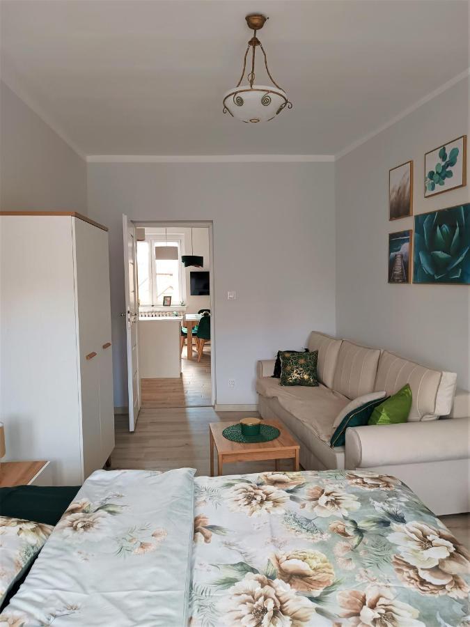 Szmaragdowy Apartament Przy Ulicy Opolskiej Tarnowskie Gory Exterior photo